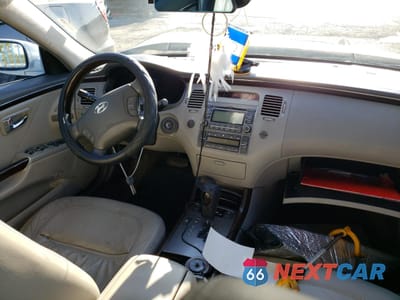 Zdjęcie 8 z 12 samochodu: 2011 HYUNDAI AZERA GLS VIN:KMHFC4DF9BA559594 - miniatura