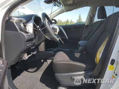 Zdjęcie 7 z 15 samochodu: 2018 TOYOTA RAV4 LE VIN:JTMZFREVXJJ153852 - miniatura