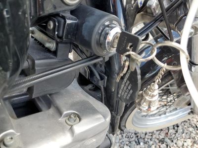 Zdjęcie 8 z 10 samochodu: 2003 HARLEY-DAVIDSON XL883 HUGGER VIN:1HD4CEM143K447527 - miniatura