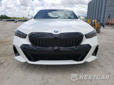 Piąte zdjęcie samochodu w środku: 2025 BMW 540 XI VIN:WBA63FJ0XSCU23119 - miniatura