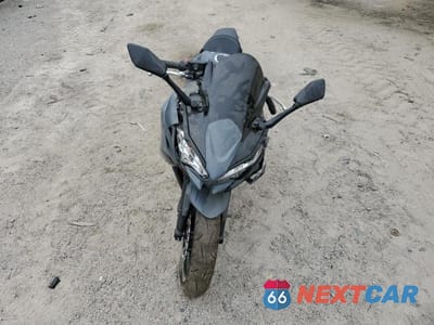 Drugie zdjęcie samochodu z przodu: 2024 KAWASAKI EX650 R VIN:ML5EXER17RDAD4249 - miniatura