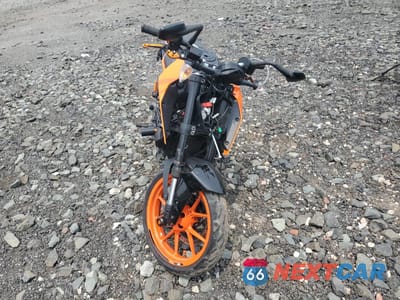 Drugie zdjęcie samochodu z przodu: 2023 KTM 200 DUKE VIN:MD2JPC404PC025949 - miniatura