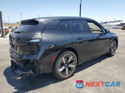 Trzecie zdjęcie samochodu z tyłu: 2024 BMW IX XDRIVE50 VIN:WB523CF08RCN90769 - miniatura