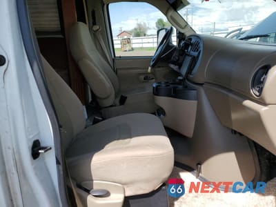 Piąte zdjęcie samochodu w środku: 2008 FORD ECONOLINE E450 SUPER DUTY CUTAWAY VAN VIN:1FDXE45SX8DB37433 - miniatura