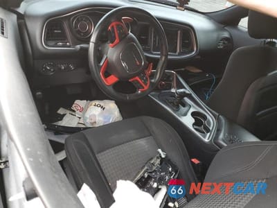 Zdjęcie 8 z 12 samochodu: 2015 DODGE CHALLENGER SXT VIN:2C3CDZAT4FH913710 - miniatura