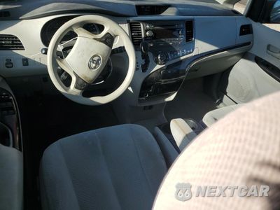 Zdjęcie 8 z 13 samochodu: 2013 TOYOTA SIENNA LE VIN:5TDKK3DC0DS313092 - miniatura