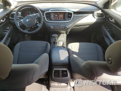 Zdjęcie 8 z 15 samochodu: 2019 KIA SORENTO L VIN:5XYPG4A32KG605662 - miniatura
