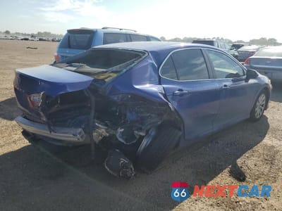 Trzecie zdjęcie samochodu z tyłu: 2018 TOYOTA CAMRY VIN:4T1B11HKXJU581711 - miniatura