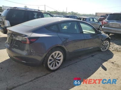 Trzecie zdjęcie samochodu z tyłu: 2023 TESLA MODEL 3 VIN:5YJ3E1EB9PF463815 - miniatura
