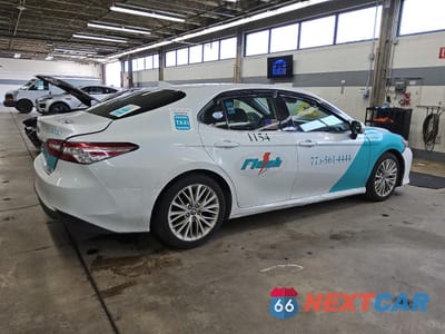 Trzecie zdjęcie samochodu z tyłu: 2019 TOYOTA CAMRY HYBRID VIN:4T1B21HK8KU519335 - miniatura