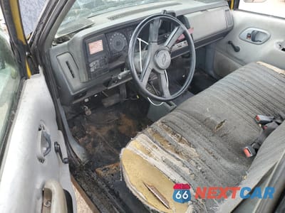 Zdjęcie 8 z 14 samochodu: 1988 CHEVROLET GMT-400 K1500 VIN:1GCDK14K7JE137969 - miniatura