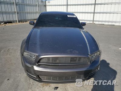Piąte zdjęcie samochodu w środku: 2013 FORD MUSTANG VIN:1ZVBP8AM2D5217589 - miniatura