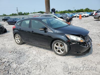 Czwarte zdjęcie samochodu z boku: 2014 FORD FOCUS SE VIN:1FADP3K24EL200369 - miniatura