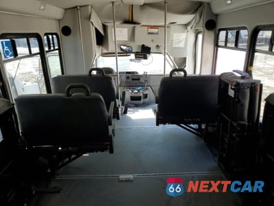 Piąte zdjęcie samochodu w środku: 2017 FORD ECONOLINE E350 SUPER DUTY CUTAWAY VAN VIN:1FDEE3FS8HDC46084 - miniatura