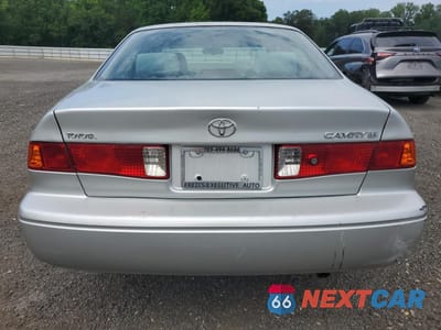 Zdjęcie 6 z 12 samochodu: 2001 TOYOTA CAMRY CE VIN:4T1BG22K51U029661 - miniatura
