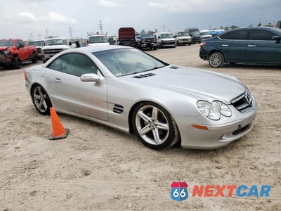 Czwarte zdjęcie samochodu z boku: 2004 MERCEDES-BENZ SL 500 VIN:WDBSK75FX4F070969 - miniatura
