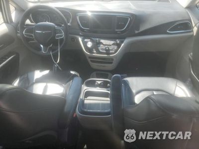 Zdjęcie 8 z 13 samochodu: 2020 CHRYSLER VOYAGER LXI VIN:2C4RC1DG4LR261752 - miniatura