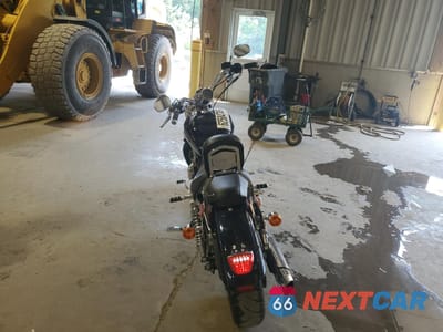 Czwarte zdjęcie samochodu z boku: 2014 HARLEY-DAVIDSON XL1200 C VIN:1HD1CT319EC438795 - miniatura