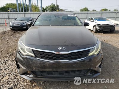 Piąte zdjęcie samochodu w środku: 2019 KIA OPTIMA LX VIN:5XXGT4L3XKG349235 - miniatura