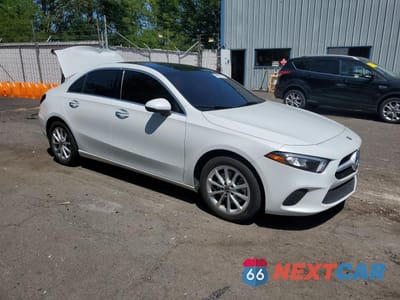 Czwarte zdjęcie samochodu z boku: 2020 MERCEDES-BENZ A 220 4MATIC VIN:WDD3G4FB8LW039807 - miniatura