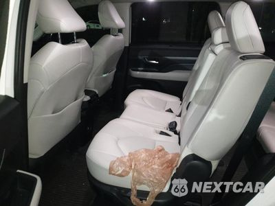 Zdjęcie 11 z 13 samochodu: 2024 TOYOTA GRAND HIGHLANDER XLE VIN:5TDACAB59RS012023 - miniatura