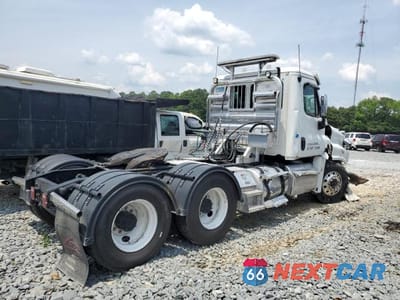Czwarte zdjęcie samochodu z boku: 2015 FREIGHTLINER CASCADIA 125 VIN:1FUJGED68FLGK2912 - miniatura