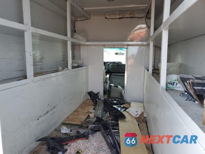 Zdjęcie 10 z 13 samochodu: 2016 FORD ECONOLINE E350 SUPER DUTY CUTAWAY VAN VIN:1FDWE3FS4GDC51639 - miniatura