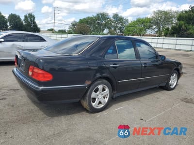 Trzecie zdjęcie samochodu z tyłu: 1997 MERCEDES-BENZ E 420 VIN:WDBJF72F2VA595771 - miniatura