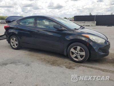 Czwarte zdjęcie samochodu z boku: 2013 HYUNDAI ELANTRA GLS VIN:5NPDH4AE9DH280571 - miniatura