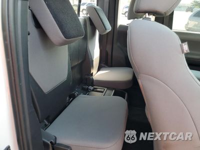 Zdjęcie 10 z 16 samochodu: 2019 TOYOTA TACOMA ACCESS CAB VIN:5TFSX5EN0KX070100 - miniatura