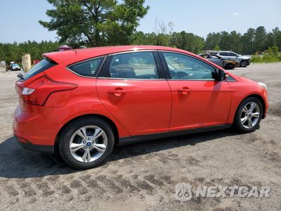 Trzecie zdjęcie samochodu z tyłu: 2013 FORD FOCUS SE VIN:1FADP3K28DL267815 - miniatura