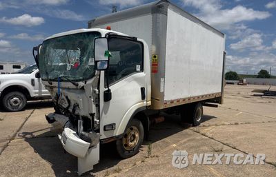 Drugie zdjęcie samochodu z przodu: 2020 ISUZU NPR VIN:54DB4W1B1LS801170 - miniatura