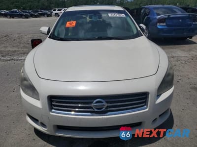 Piąte zdjęcie samochodu w środku: 2010 NISSAN MAXIMA S VIN:1N4AA5AP7AC831303 - miniatura