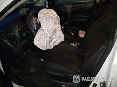 Zdjęcie 7 z 12 samochodu: 2018 NISSAN VERSA S VIN:3N1CN7AP4JL843094 - miniatura