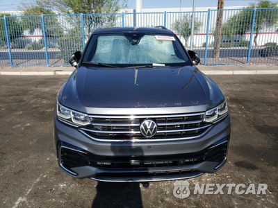 Piąte zdjęcie samochodu w środku: 2022 VOLKSWAGEN TIGUAN SEL R-LINE VIN:3VV4B7AX8NM149620 - miniatura