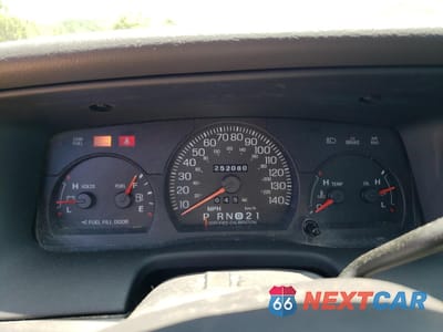 Zdjęcie 9 z 14 samochodu: 2004 FORD CROWN VICTORIA POLICE INTERCEPTOR VIN:2FAFP71WX4X175595 - miniatura