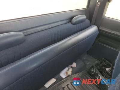 Zdjęcie 10 z 12 samochodu: 2000 CHEVROLET GMT-400 K2500 VIN:1GCGK29R2YF428215 - miniatura