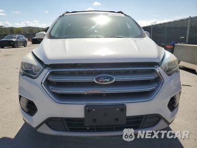 Piąte zdjęcie samochodu w środku: 2017 FORD ESCAPE SE VIN:1FMCU9G90HUA30948 - miniatura