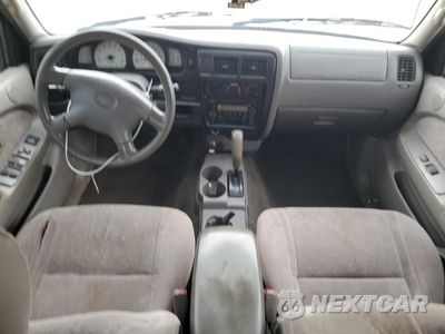 Zdjęcie 8 z 14 samochodu: 2004 TOYOTA TACOMA DOUBLE CAB PRERUNNER VIN:5TEGN92NX4Z315665 - miniatura
