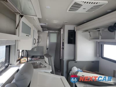 Zdjęcie 6 z 11 samochodu: 2023 FORD F53 - RV VIN:1F66F5DN5P0A12413 - miniatura