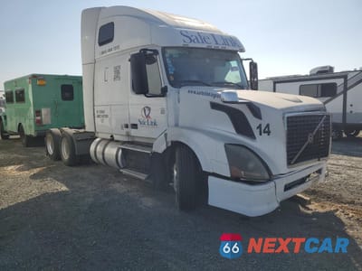 2012 VOLVO VN VNL 4V4NC9TH9CN561487 - główne zdjęcie licytacji z USA - miniatura
