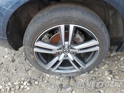 Piąte zdjęcie samochodu w środku: 2020 VOLVO XC60 T5 MOMENTUM VIN:YV4102DK9L1520723 - miniatura
