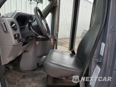 Zdjęcie 7 z 14 samochodu: 2022 FORD ECONOLINE E450 SUPER DUTY CUTAWAY VAN VIN:1FDFE4FN8NDC37756 - miniatura