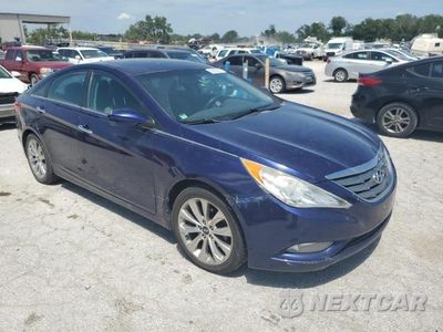 Czwarte zdjęcie samochodu z boku: 2012 HYUNDAI SONATA SE VIN:5NPEC4AC2CH431167 - miniatura