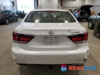 Zdjęcie 6 z 15 samochodu: 2013 LEXUS LS 460 VIN:JTHCL5EF7D5018002 - miniatura