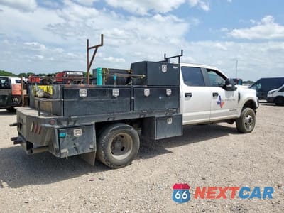 Czwarte zdjęcie samochodu z boku: 2022 FORD F350 SUPER DUTY UTILITY / SERVICE TRUCK VIN:1FD8W3HT8NEC61593 - miniatura