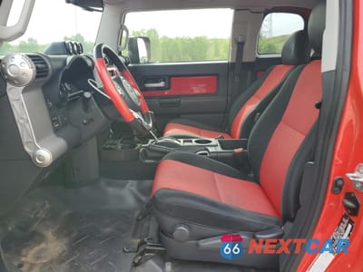 Zdjęcie 7 z 15 samochodu: 2012 TOYOTA FJ CRUISER VIN:JTEBU4BF1CK136325 - miniatura