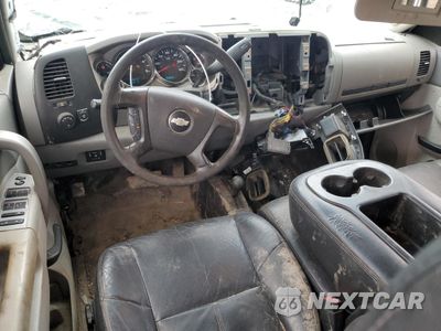 Zdjęcie 8 z 15 samochodu: 2010 CHEVROLET SILVERADO K3500 VIN:1GC7KZB63AF132537 - miniatura