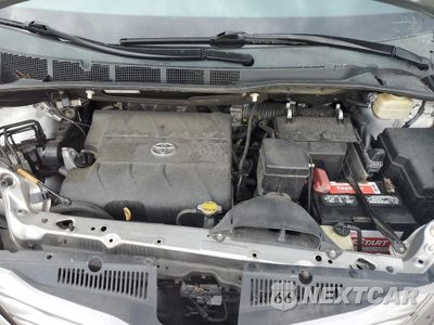 Zdjęcie 12 z 14 samochodu: 2015 TOYOTA SIENNA XLE VIN:5TDYK3DC0FS651363 - miniatura