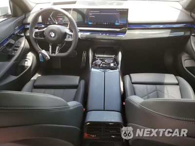 Zdjęcie 8 z 14 samochodu: 2025 BMW 540 XI VIN:WBA63FJ0XSCU23119 - miniatura
